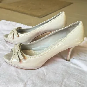 Elegant Prada grey Peep-Toe Heels