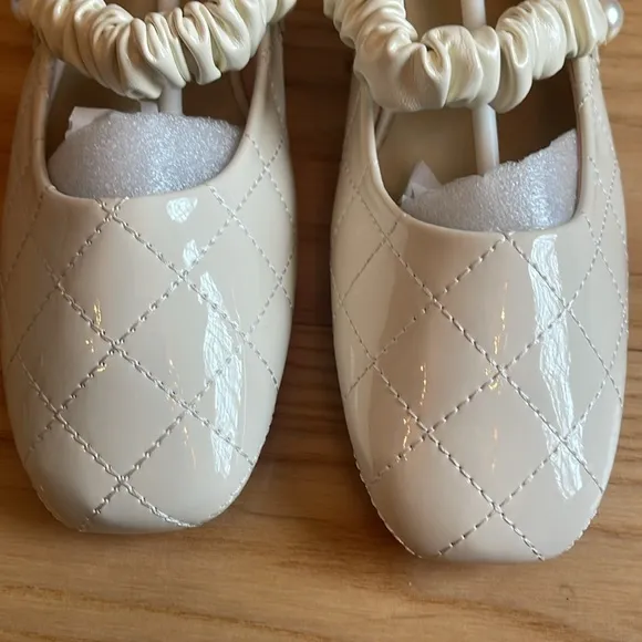 Elegant white Quilted Women's mary Jane patent leather Flats 39 8.5 - 9
