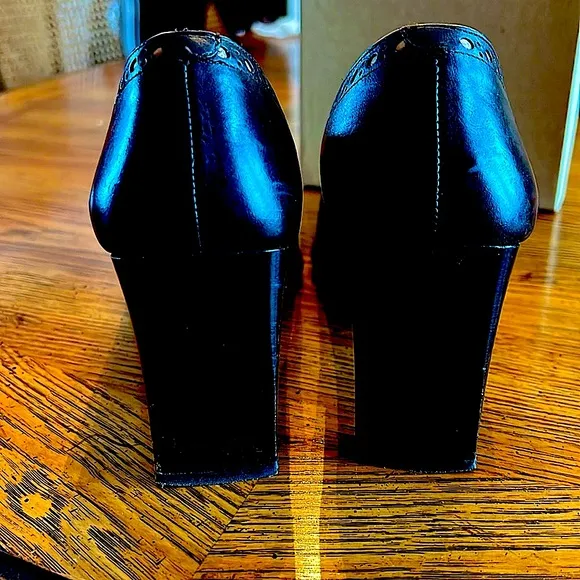 🎀EUC InBox ElegantCoachDark Brown&amp;Tan leather shoeS:7.5MClassic&amp;back in Style