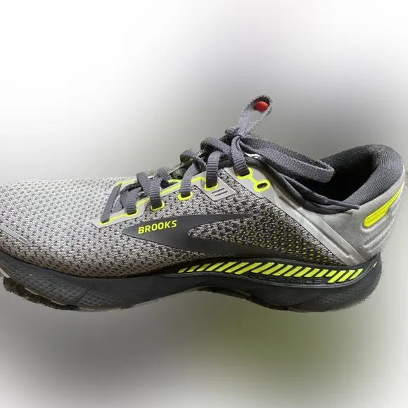 EUC Men’s Brooks Adrenaline GTS Gray and Lime Green Athletic Shoes Size 10