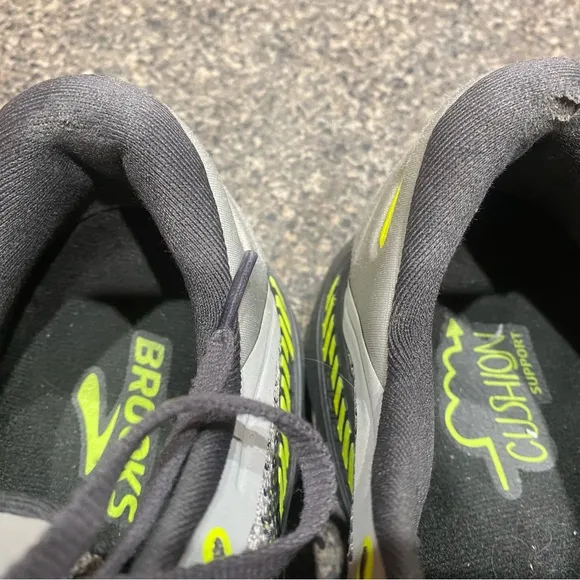EUC Men’s Brooks Adrenaline GTS Gray and Lime Green Athletic Shoes Size 10