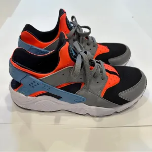 EUC Nike Air Huarache Cool Gray Bright Crimson