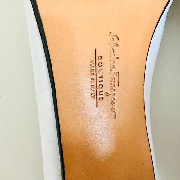 EUC SALVATORE FERRAGAMO BOUTIQUE PEARL WHITE LEATHER BRIDAL SANDALS ITALY