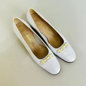 EUC SALVATORE FERRAGAMO BOUTIQUE PEARL WHITE LEATHER BRIDAL SANDALS ITALY