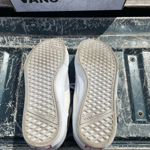 EUC Vans Men's Skate Kyle Walker &quot;Light Grey&quot; Sneaker