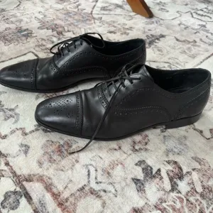 Ferragamo Classic Wingtip Oxfords Black Men's Dress Shoes Size 12
