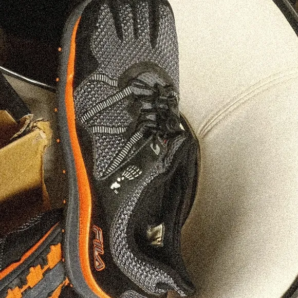 Fila Skele-Toes Trail Shoes in Black and Gray