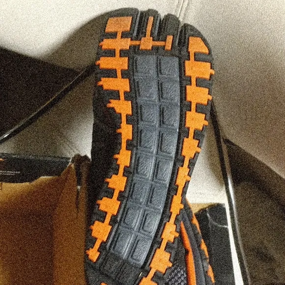 Fila Skele-Toes Trail Shoes in Black and Gray