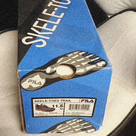Fila Skele-Toes Trail Shoes in Black and Gray