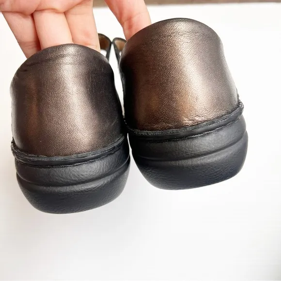 Finn Comfort- Nashville Bronze Leather Closed Toe Comfort Shoes