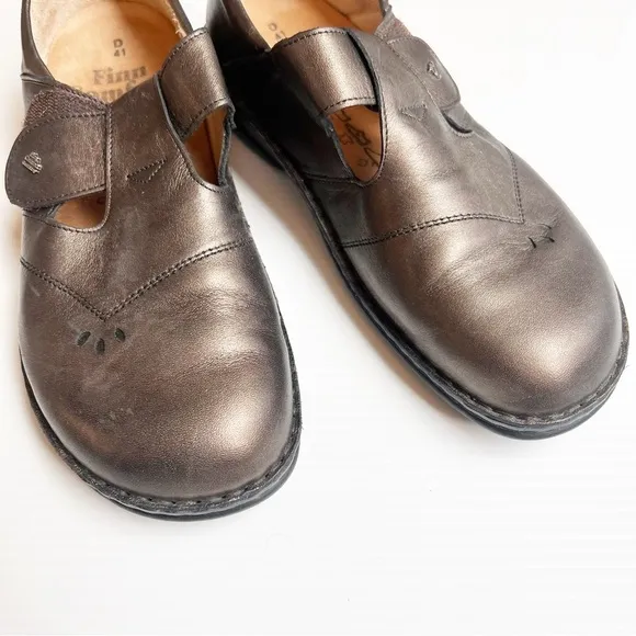 Finn Comfort- Nashville Bronze Leather Closed Toe Comfort Shoes