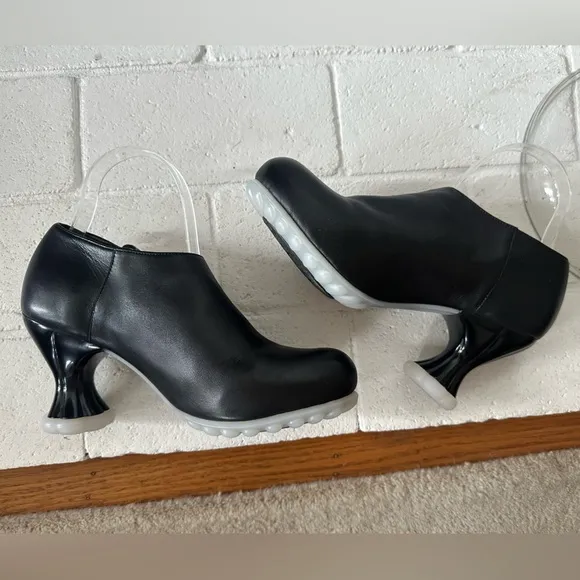Fluevog NEW W/O BOX Cosmos Opposition black/white sole sexy side-buckled heel -8