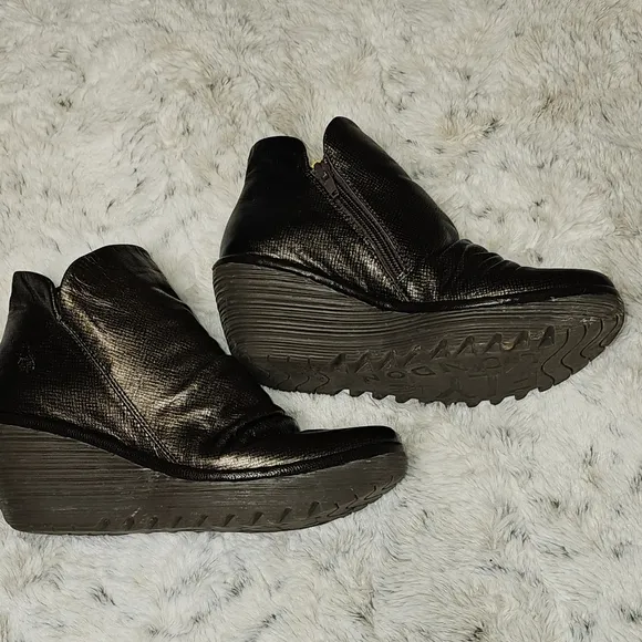Fly London Metallic Yip Boot Womens Size 39