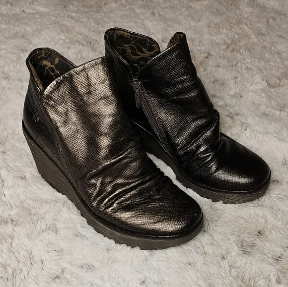 Fly London Metallic Yip Boot Womens Size 39