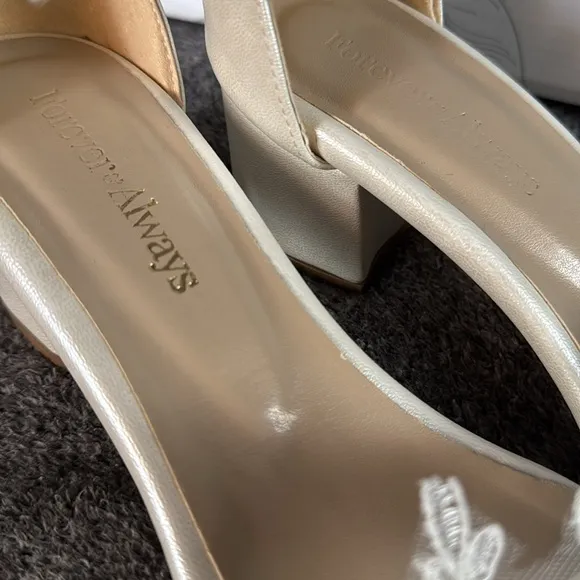 FOREVER &amp; ALWAYS PEARL AND LACE CREAM BRIDAL SHOES US SIZE 9 FLORA