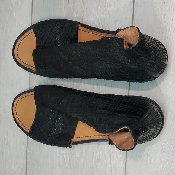 Free People Women Mont Blank Asym Ankle Leather Cut Side Flats shoes sz 39/8.5-9