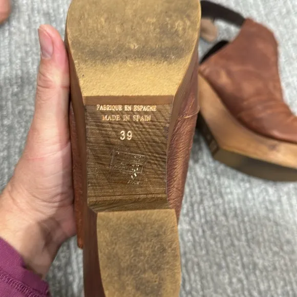 Free people womens Cedar Clog  Chestnut Leather shoes