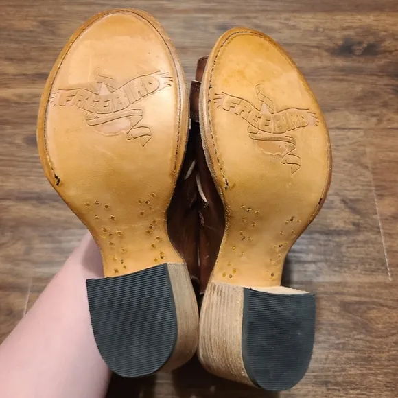 Freebird Quail Brown Leather Cut Out Buckle Sandals Shoes 6