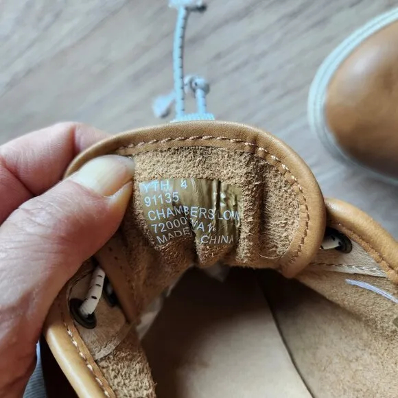 FRYE Chambers Tan Leather Low Top Lace-Up Shoes Sneakers Boy's Size 4