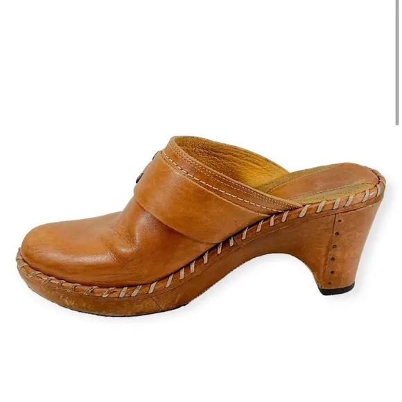 Frye Charlotte Harness Studded Cognac Leather Mules Clog Buckle Shoes Tan Size 6