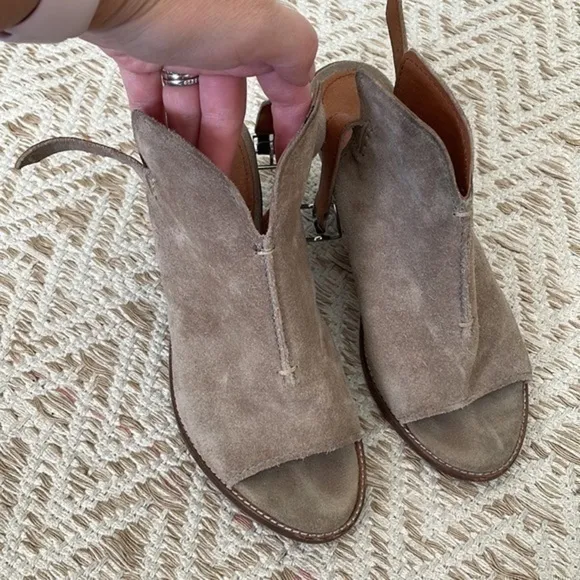 FRYE size 9 suede leather shoes, open toe booties