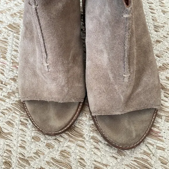 FRYE size 9 suede leather shoes, open toe booties