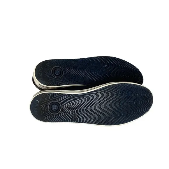 Gabor comfort sneaker in navy and rose gold‎ tennis shoe. Size 9.5