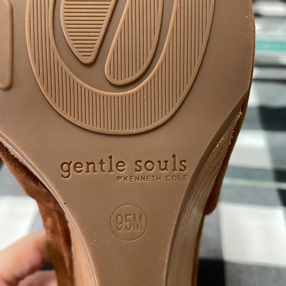 Gentle Souls Lunette Shoes Size 9.5 Open Peep Toe Wedge Brown Suede Leather