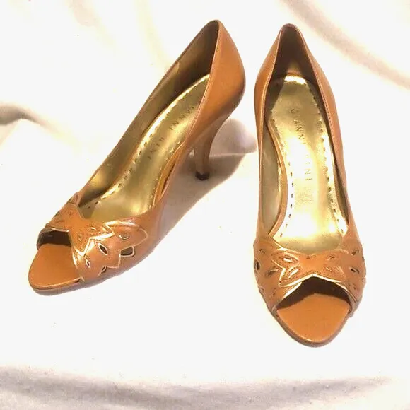 GIANNI BINI LEATHER w GOLD trim Open Toe PUMPS BRAND NEW, DILLARD'S Sz 6M