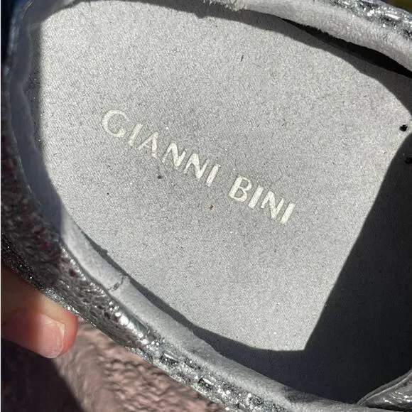 Gianni Bini Sliver Metallic Glitz Fashion Casual Tennis Shoes Size 9.5