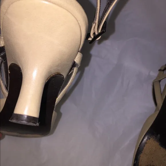 Giorgio Armani Leather Slingback’s
