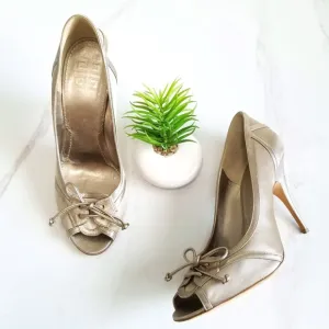 Givenchy Peep Toe Pumps Platinum Gold Satin Leather Trim Bow Heels Womens 10 40