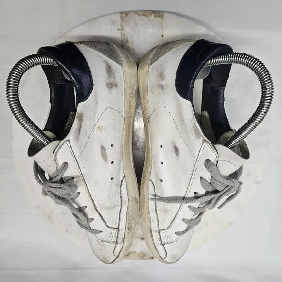 GOLDEN GOOSE  SUPERSTAR SNEAKER SIZE EU 38  US 8