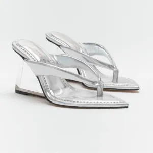Good American Silver &amp; Clear Lucite Wedge Heel Patent Leather Thong Heel 6.5