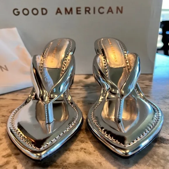 Good American Silver &amp; Clear Lucite Wedge Heel Patent Leather Thong Heel 6.5