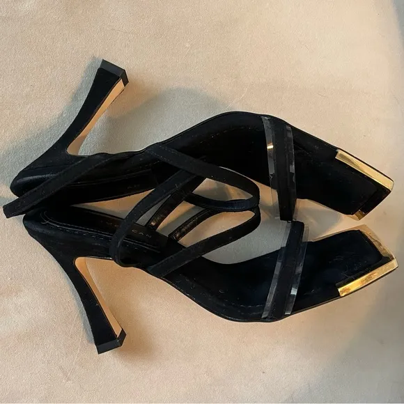 Good American The Standout Square Toe Heel Sandal Size 7 Black Suede Gold