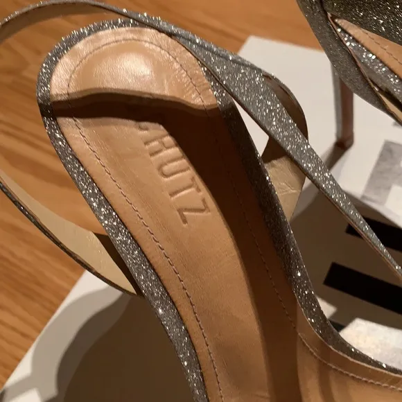 Gorgeous sparkly shoes