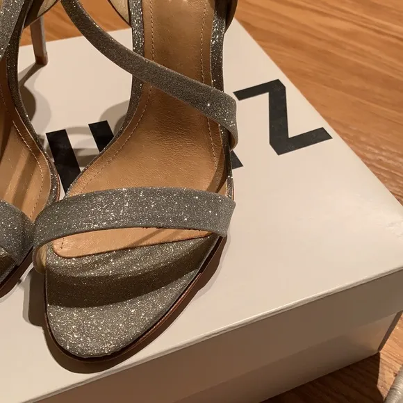 Gorgeous sparkly shoes