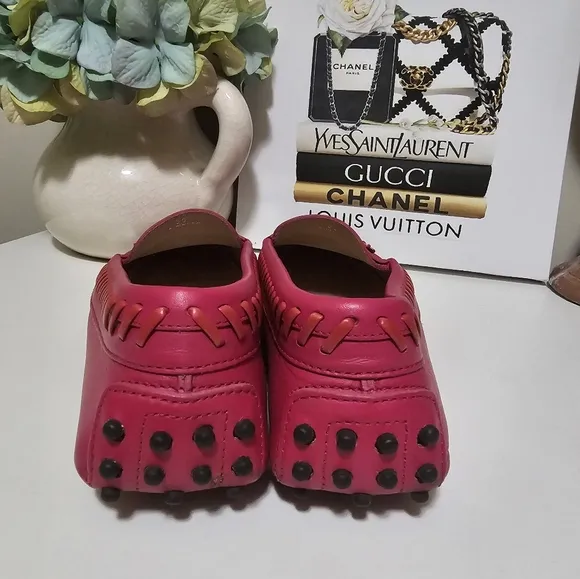 GUC TOD'S LEATHER MOCASSIN SHOES SIZE 39