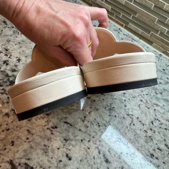 Gucci Cream and Gold Blondie Sandals with Elegant Design, size 40