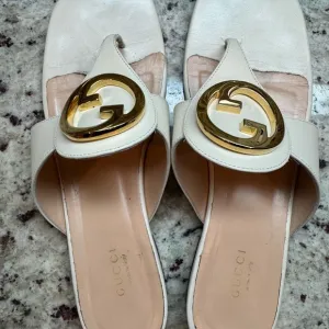Gucci Cream and Gold Blondie Sandals with Elegant Design, size 40