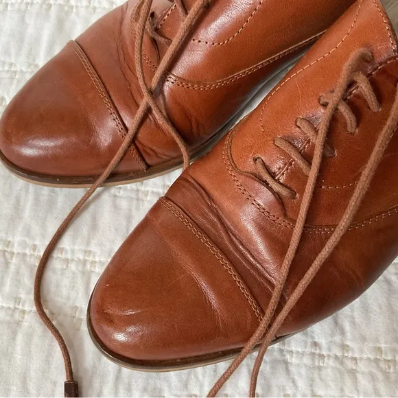 Hobbs Ladies lace up cognac leather shoes 37/7