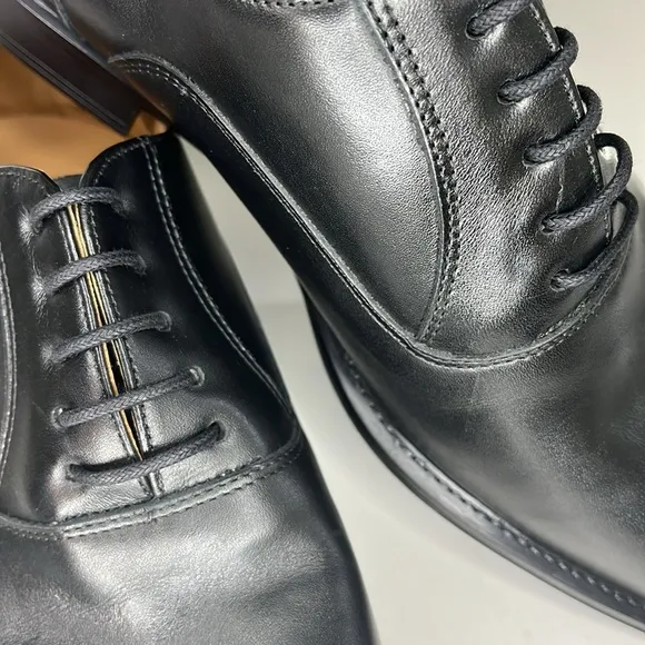 Hockerty Black Tie Shoes in black leather Men’s Size 9
