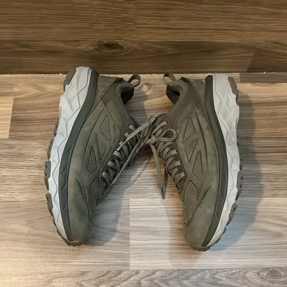 Hoka Men’s One One Gray W Challenger Waterproof Low GTX Running Shoes 8.5 D