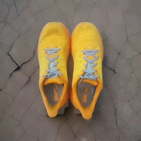 HOKA ONE ONE CLIFTON 8 Athletic Running Shoes Mens Size 10D Radient Yellow