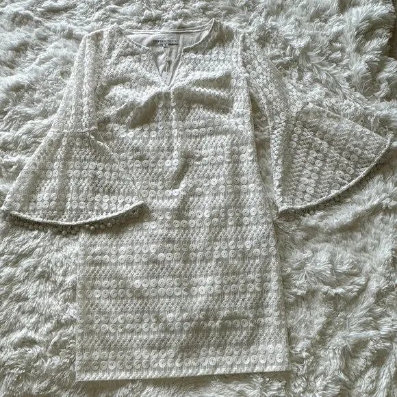 🎉HP🎉 Trina Turk Loomies Sz 2 White Mini Lace Dress Beaded Pom-Pom Fringe Trim