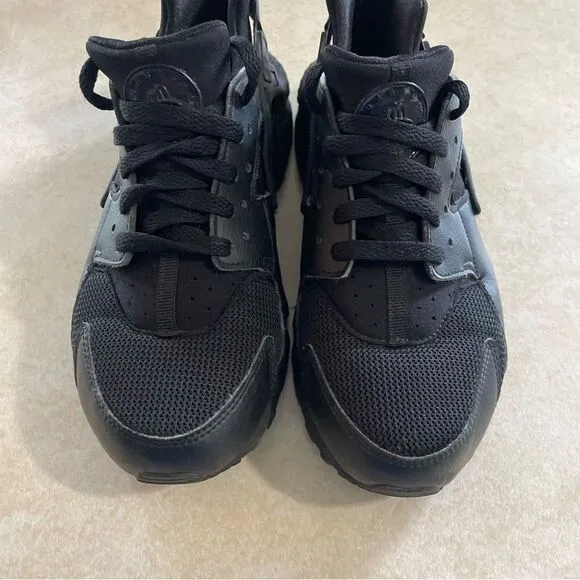 Huarache by Nike Shoes size 6Y 6 Youth all Black sneakers boys or girls