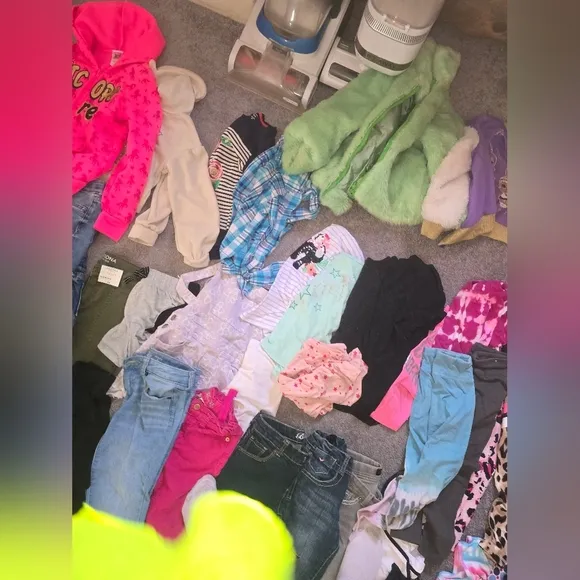 HUGE GIRLS LOT BUNDLE MIX SEASONS SIZE 6/7