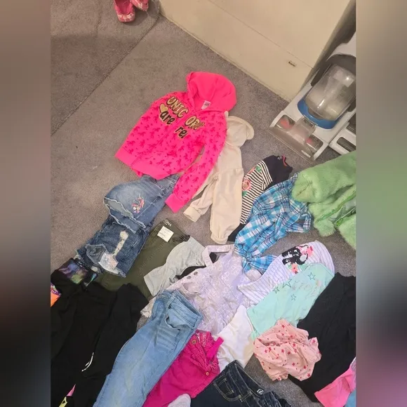 HUGE GIRLS LOT BUNDLE MIX SEASONS SIZE 6/7