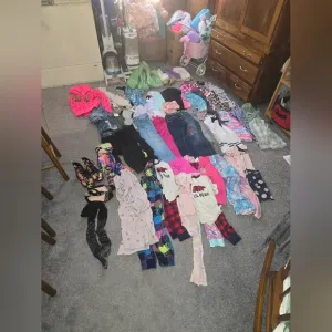 HUGE GIRLS LOT BUNDLE MIX SEASONS SIZE 6/7